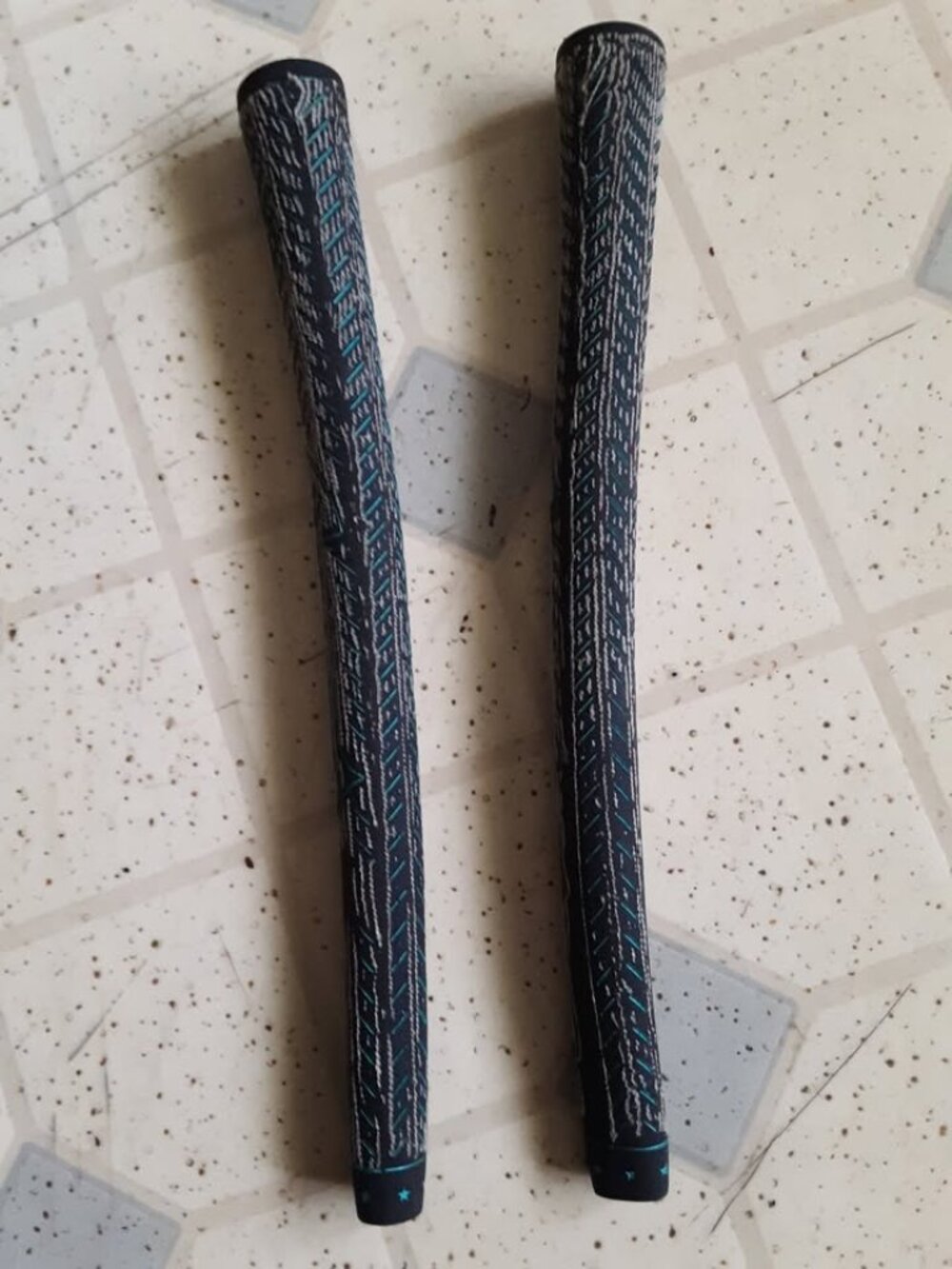 VTG Lot Of 2 Vintage Lamkin Ultra Tac Tour Golf Grips (Aqua & Black) NOS